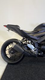 2022 YAMAHA R3 - Imagen 2