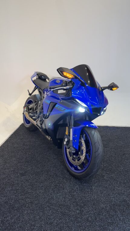 2024 YAMAHA R1