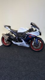 2025 SUZUKI GSX-R 750 - Image 2
