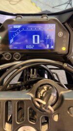 2025 YAMAHA R3 - Image 8