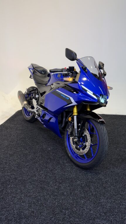 2025 YAMAHA R3