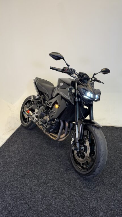 2018 YAMAHA MT 09 V2