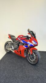 2025 HONDA CBR 650 E-CLUTCH