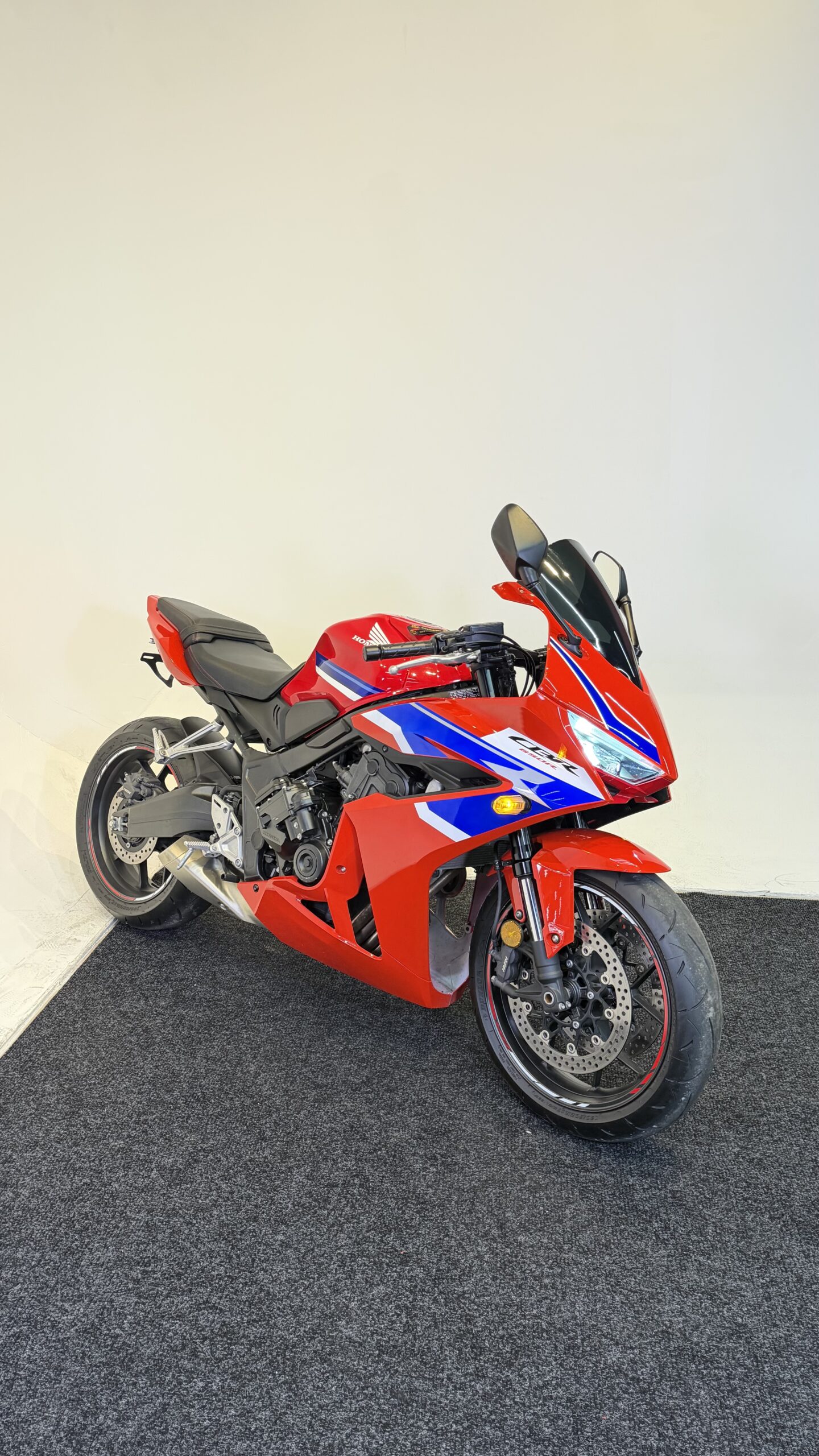 IMG_7442 2025 HONDA CBR 650 E-CLUTCH - Image 1