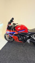 2025 HONDA CBR 650 E-CLUTCH - Image 4