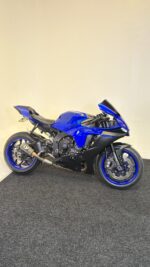 2022 YAMAHA R1 - Image 2